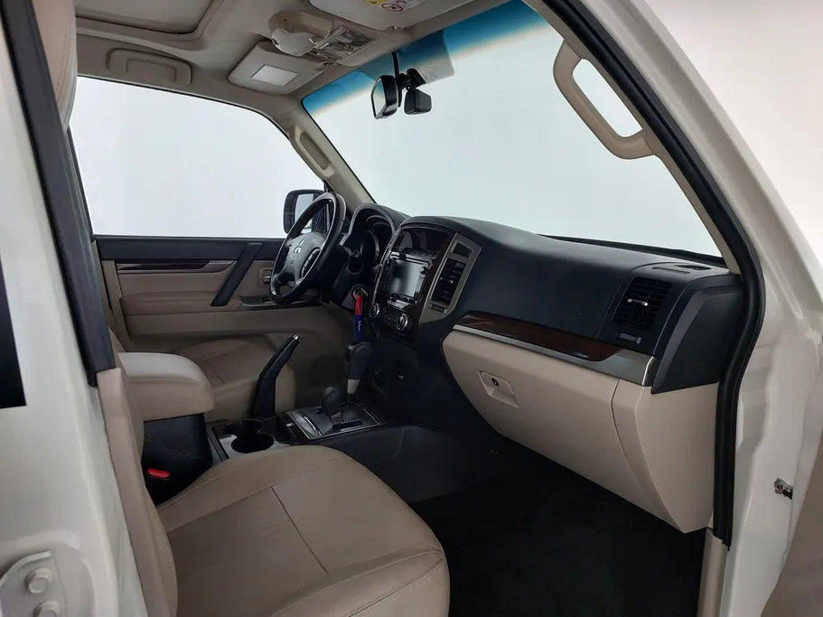 ميتسوبيشي باجيرو GLS 4Doors 2024 