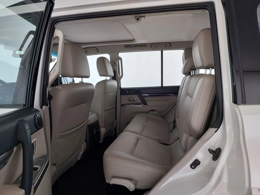 ميتسوبيشي باجيرو GLS 4Doors 2024 