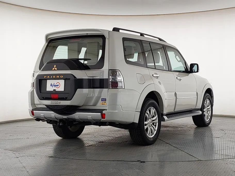 ميتسوبيشي باجيرو GLS 4Doors 2024 