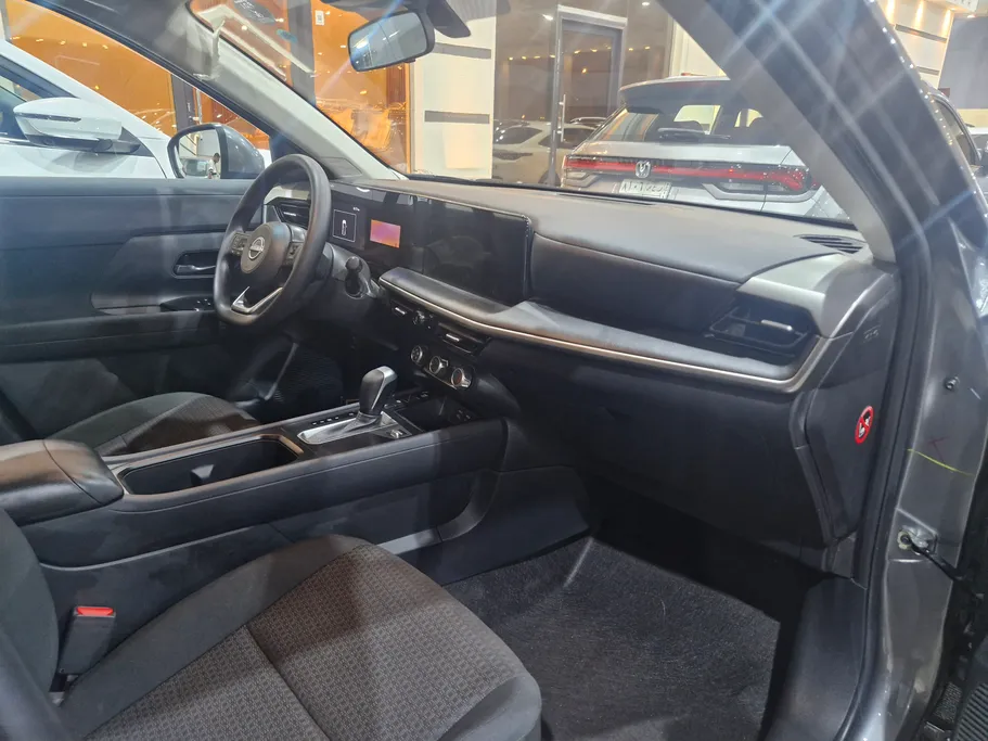 2025 Nissan Kicks S 