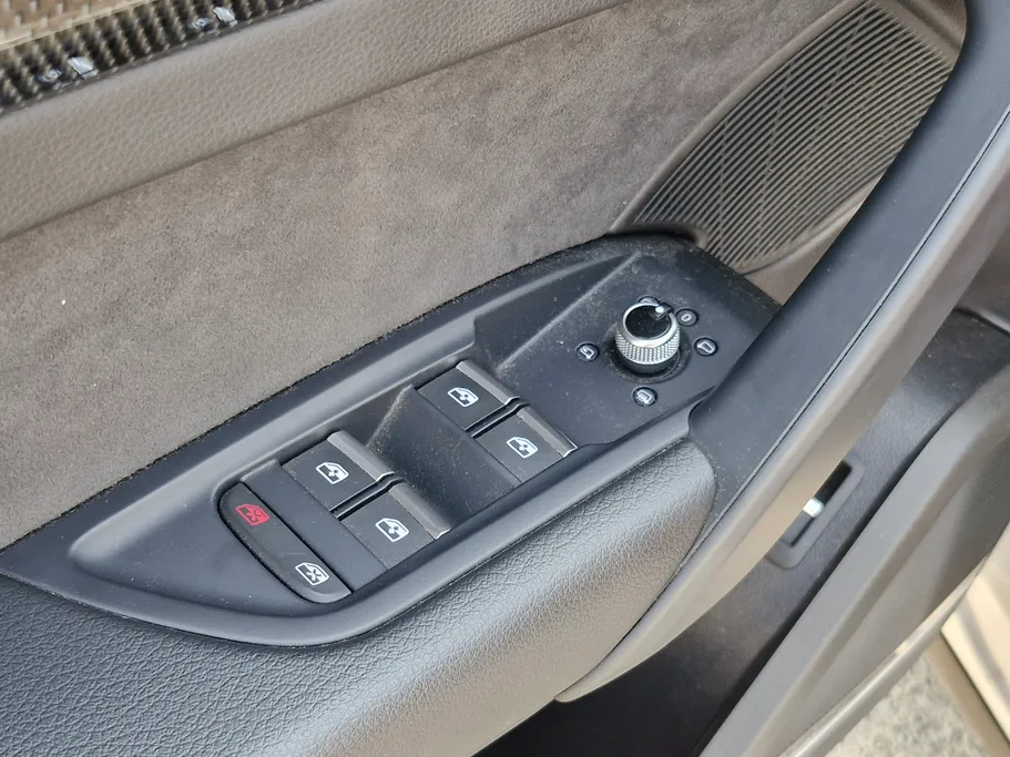 2023 Audi SQ5  