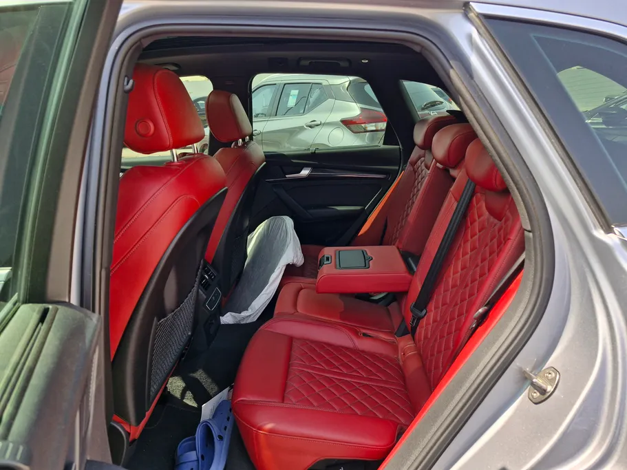2023 Audi SQ5  