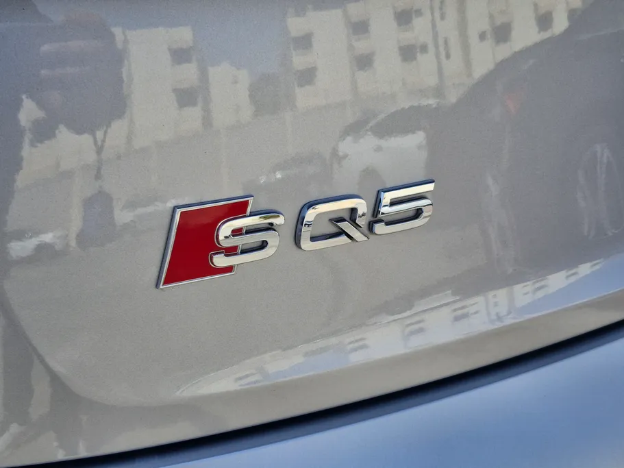 2023 Audi SQ5  