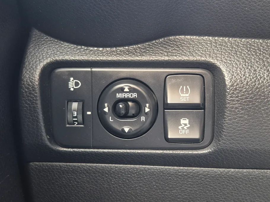 2025 Kia Pegas LX 
