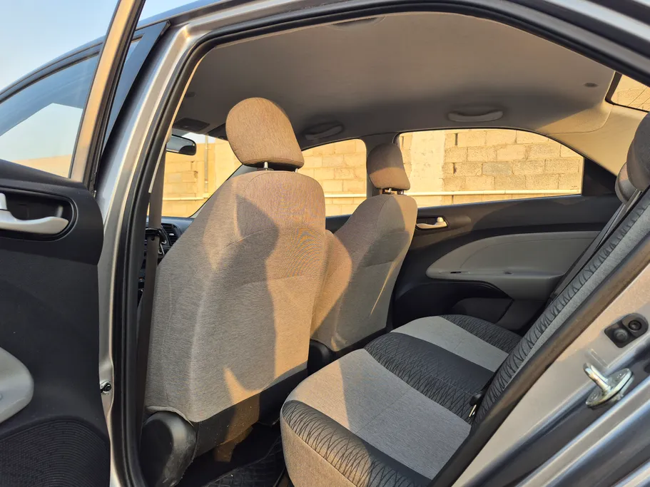 2025 Kia Pegas LX 