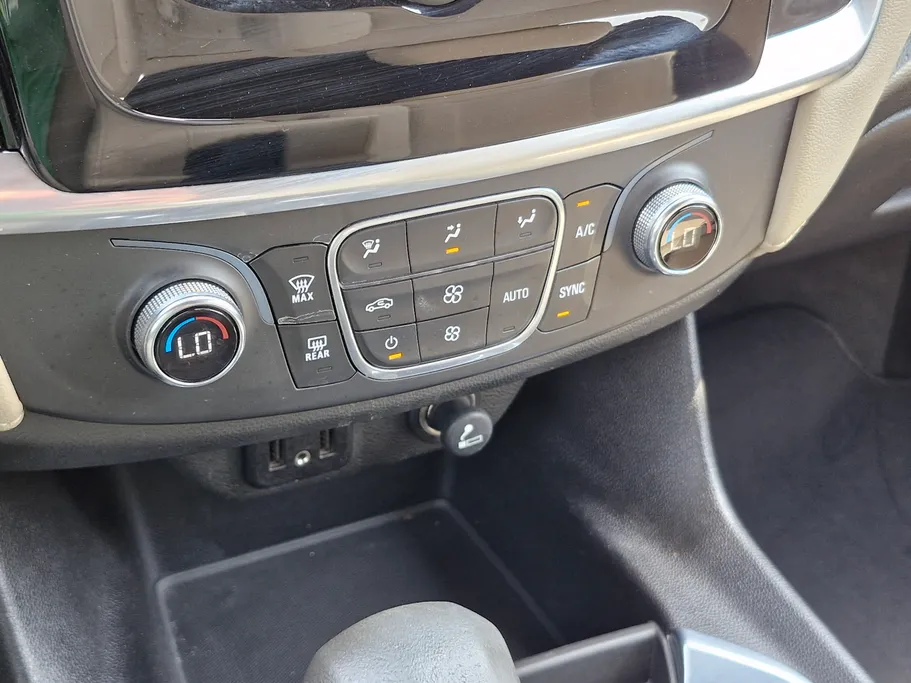 2022 Chevrolet Traverse LT 