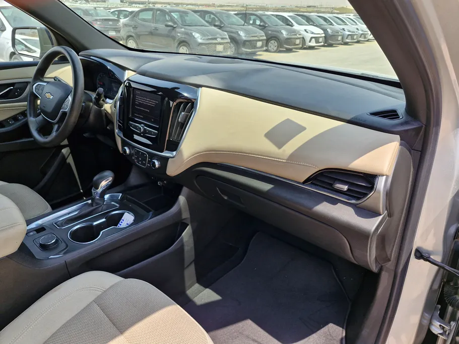 2022 Chevrolet Traverse LT 