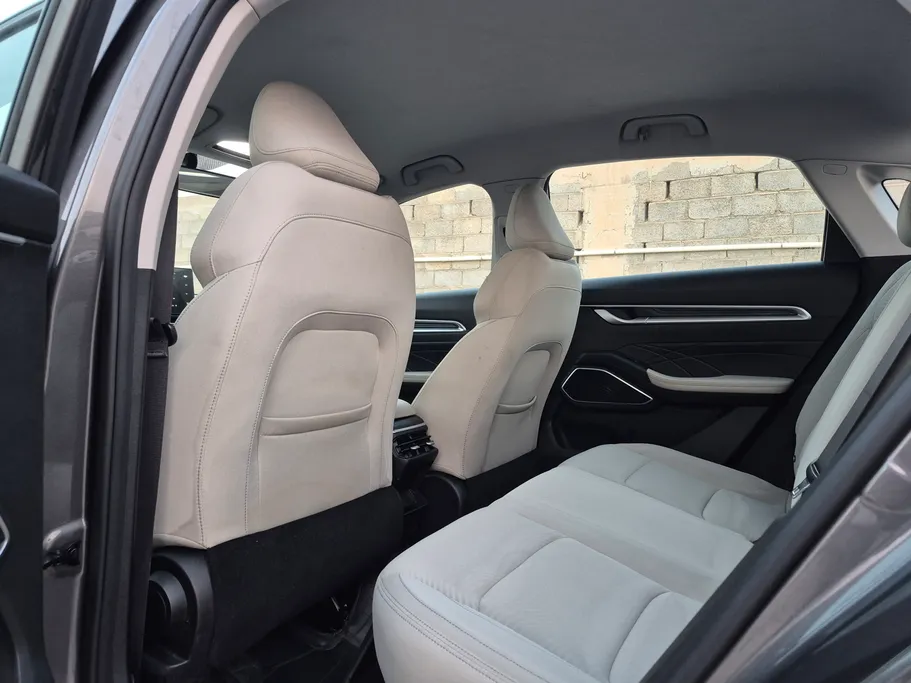 جيلي امجراند GS 2024 