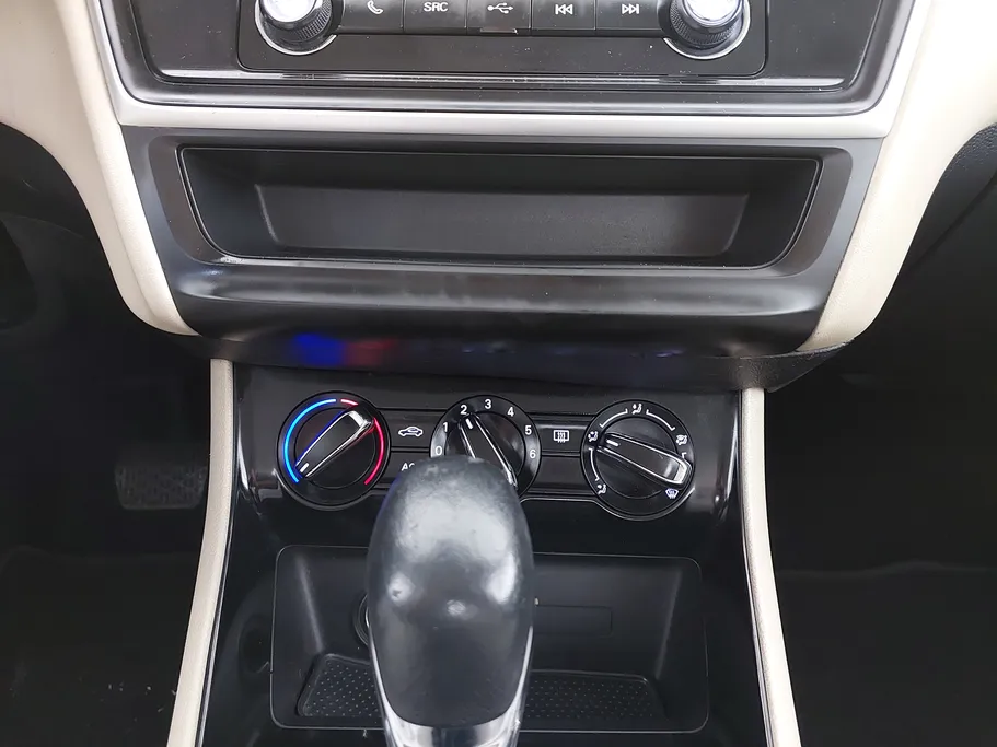 2022 MG 5 STD 