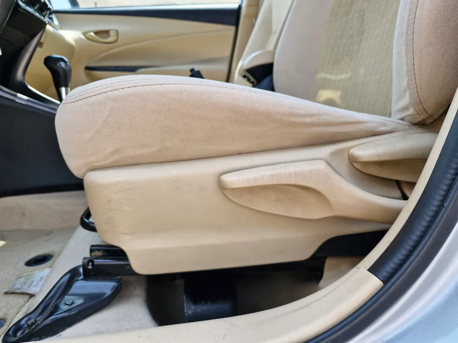 2022 Toyota Yaris  Y 