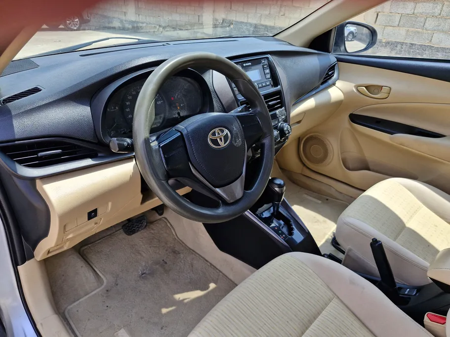 2022 Toyota Yaris  Y 