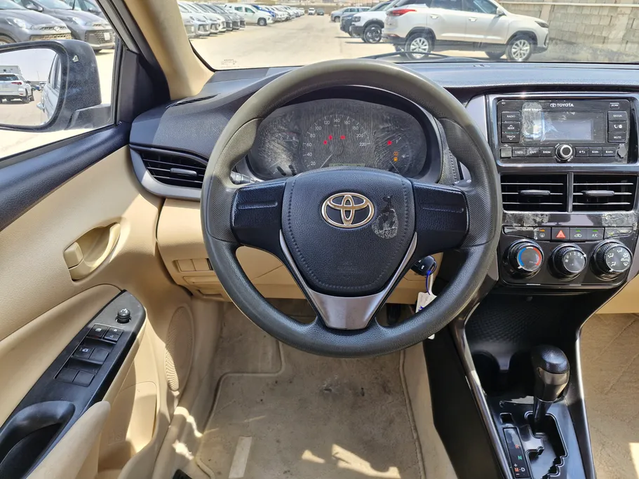 2022 Toyota Yaris  Y 