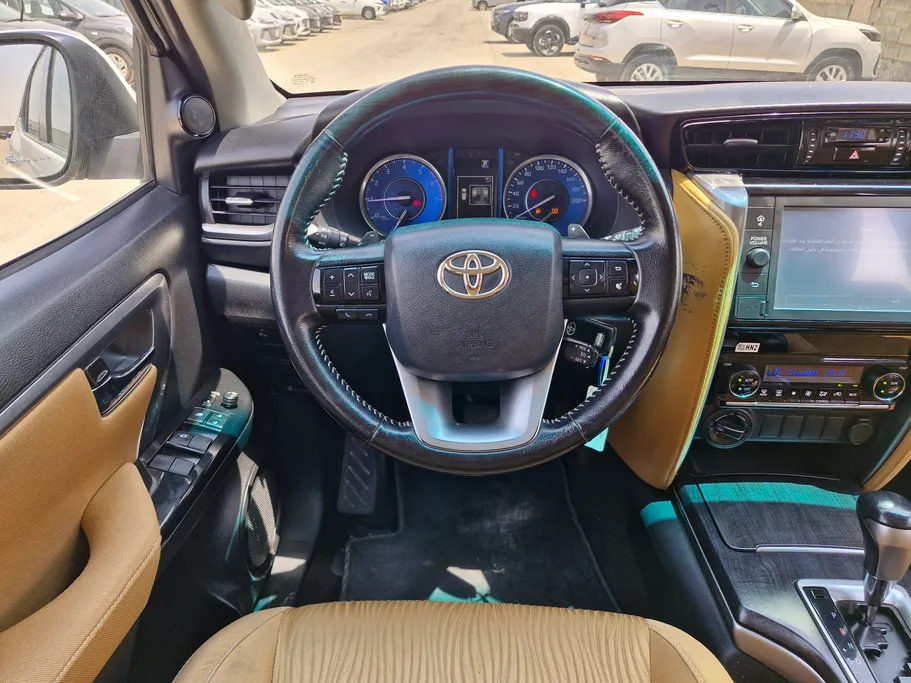 2023 Toyota Fortuner VX 