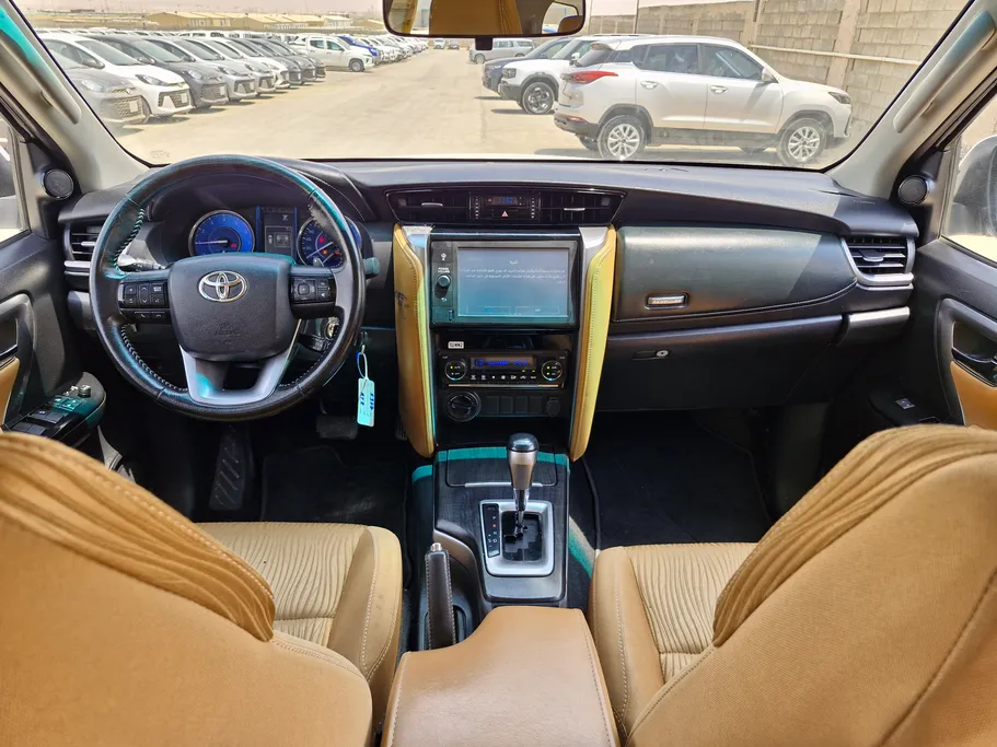2023 Toyota Fortuner VX 