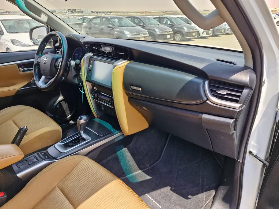 2023 Toyota Fortuner VX 