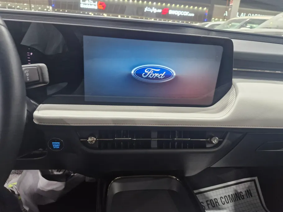 2023 Ford Taurus Trend 