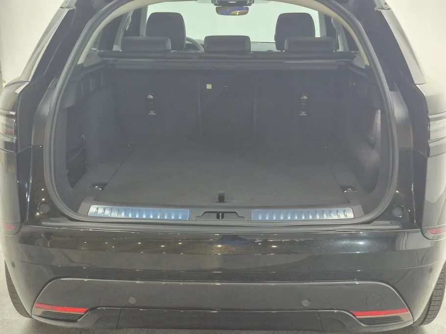 لاند روفر رنج روفر Velar R dynamic 2025 