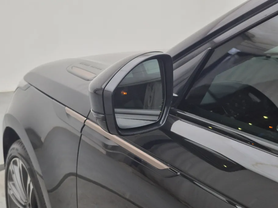 لاند روفر رنج روفر Velar R dynamic 2025 