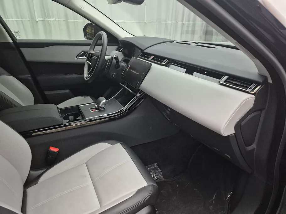 لاند روفر رنج روفر Velar R dynamic 2025 