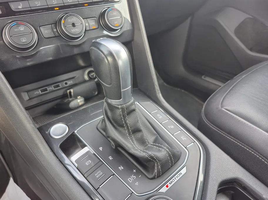 2019 Volkswagen Tiguan R Line 