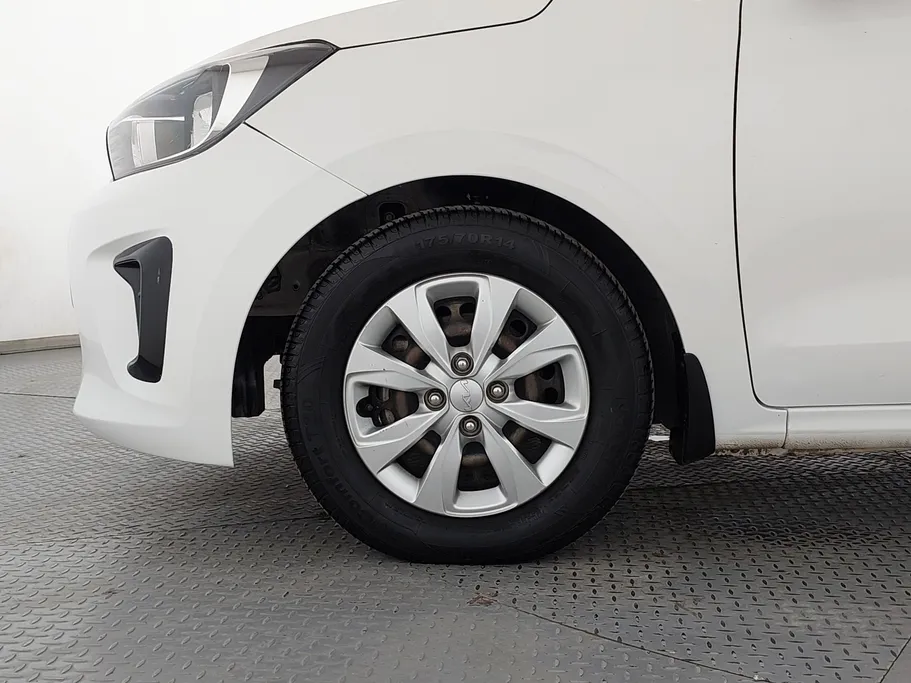 2022 Kia Pegas LX 