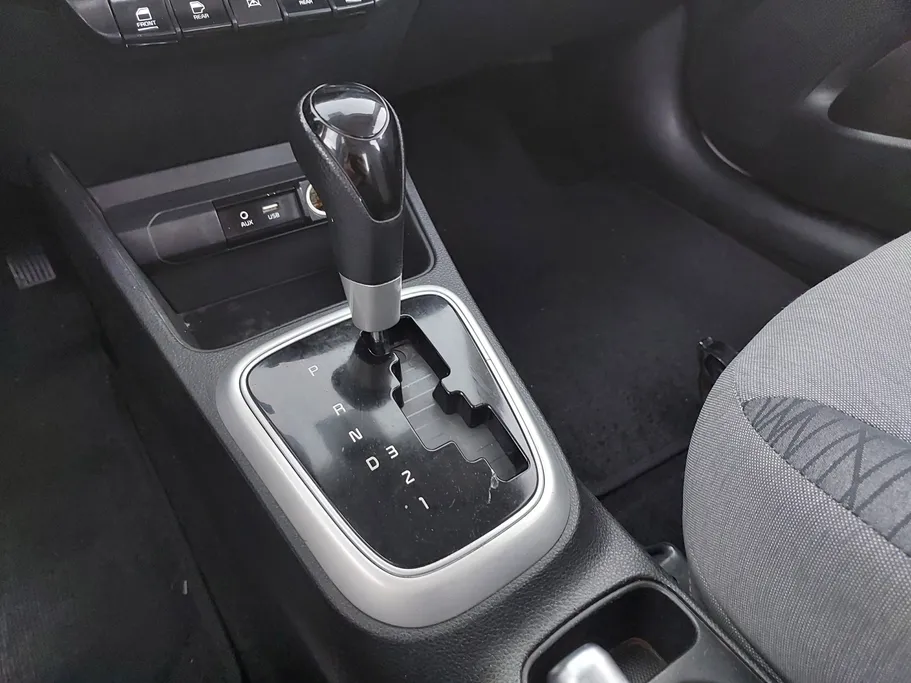 2022 Kia Pegas LX 