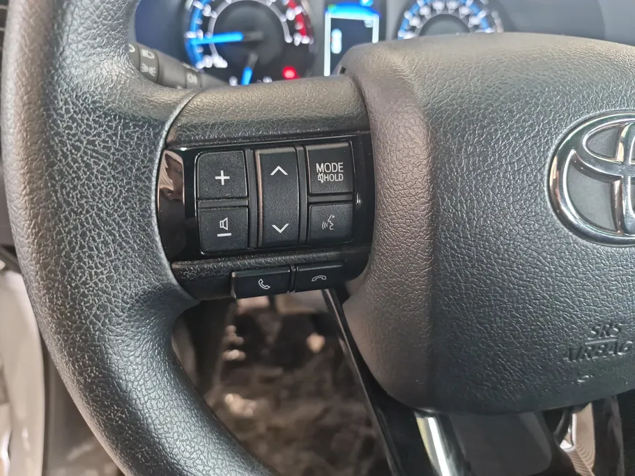 2025 Toyota Hilux Adventure 