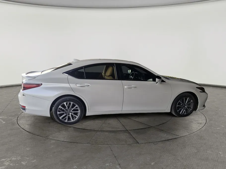2023 Lexus ES 300 H 