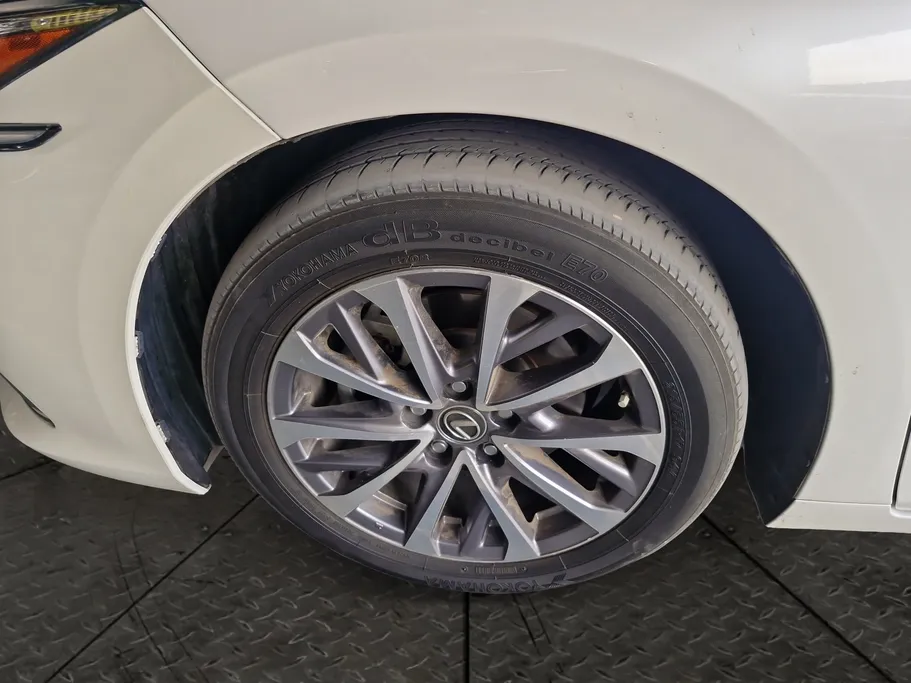 2023 Lexus ES 300 H 