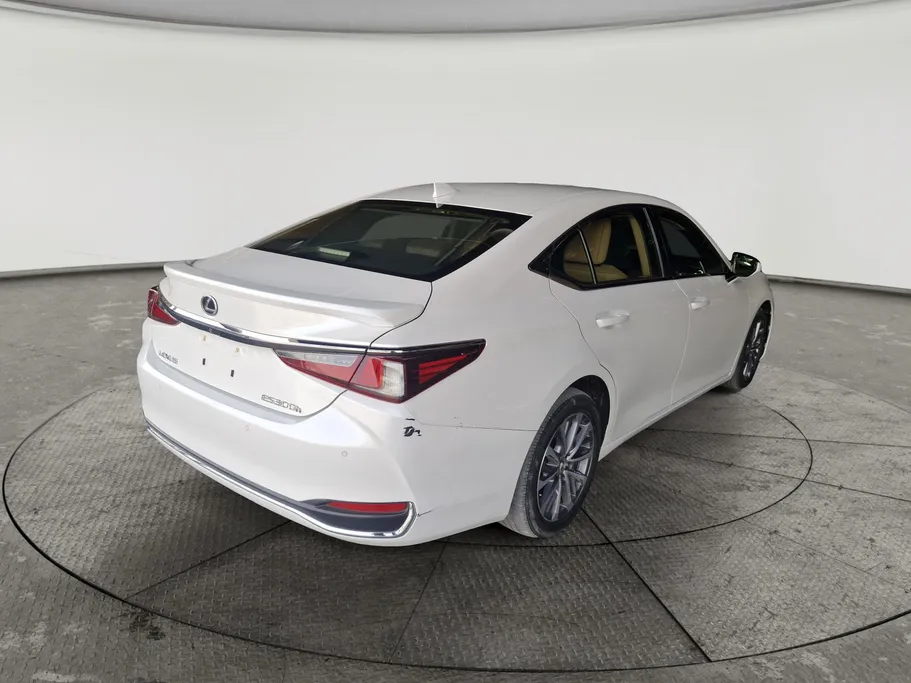 2023 Lexus ES 300 H 