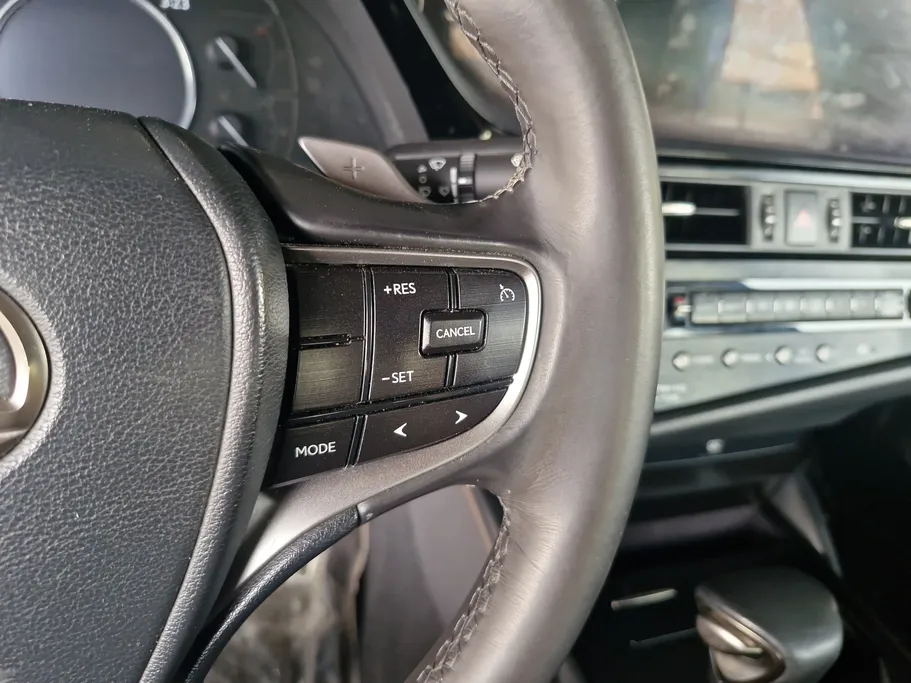 2023 Lexus ES 300 H 