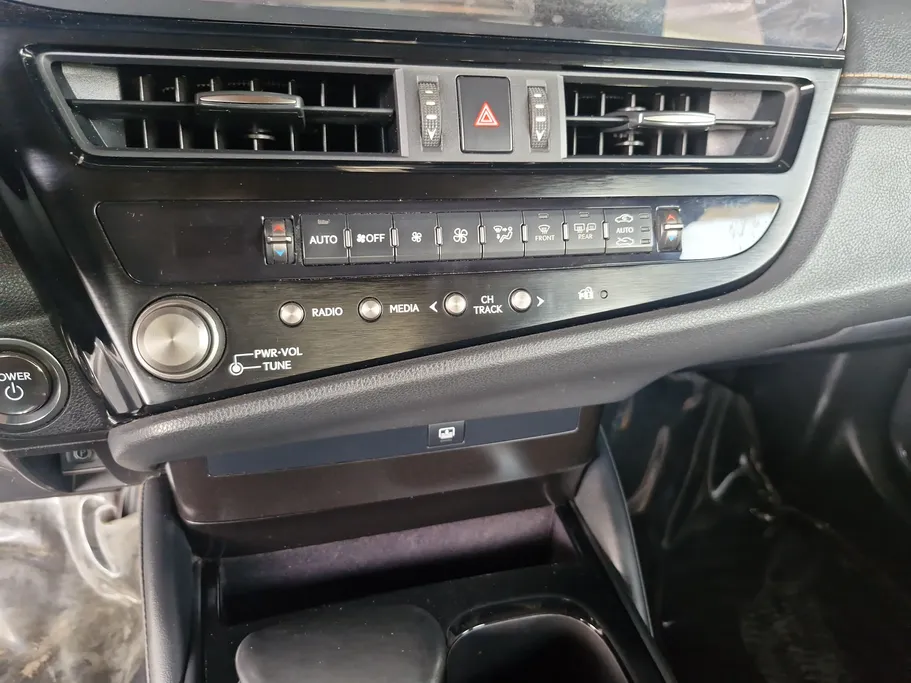 2023 Lexus ES 300 H 