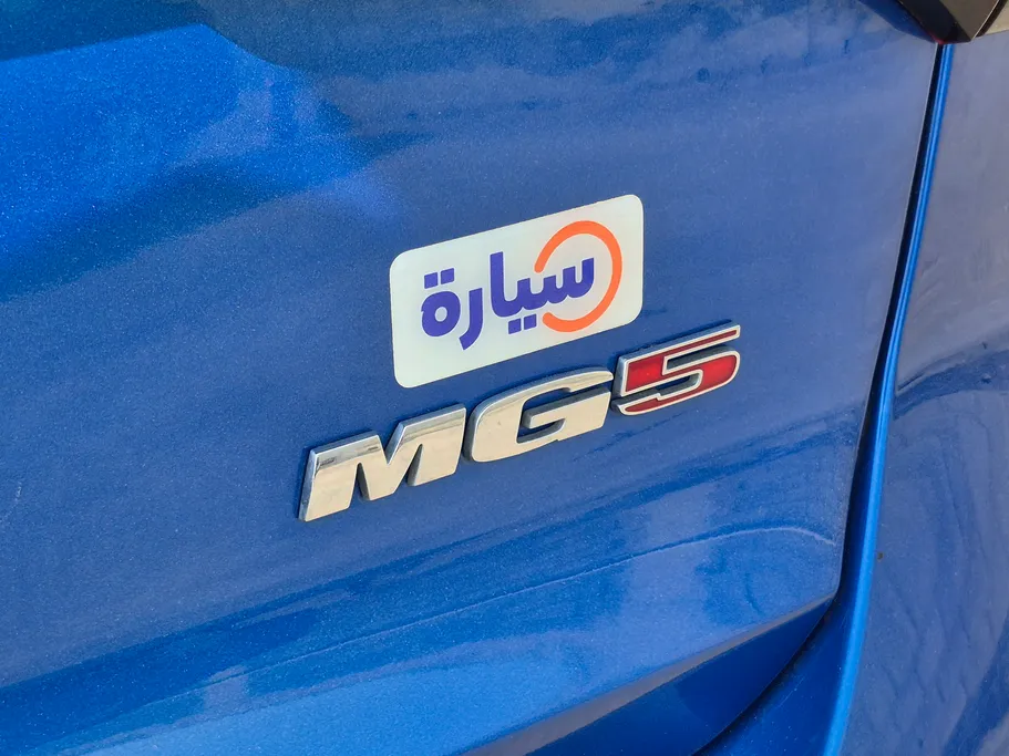 ام جي 5 COM 2022 