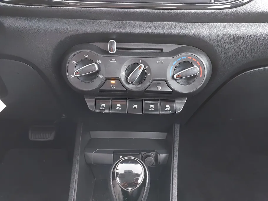 2022 Kia Pegas LX 