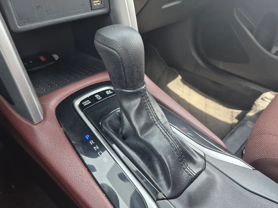 2023 Toyota Corolla Cross LE HEV 