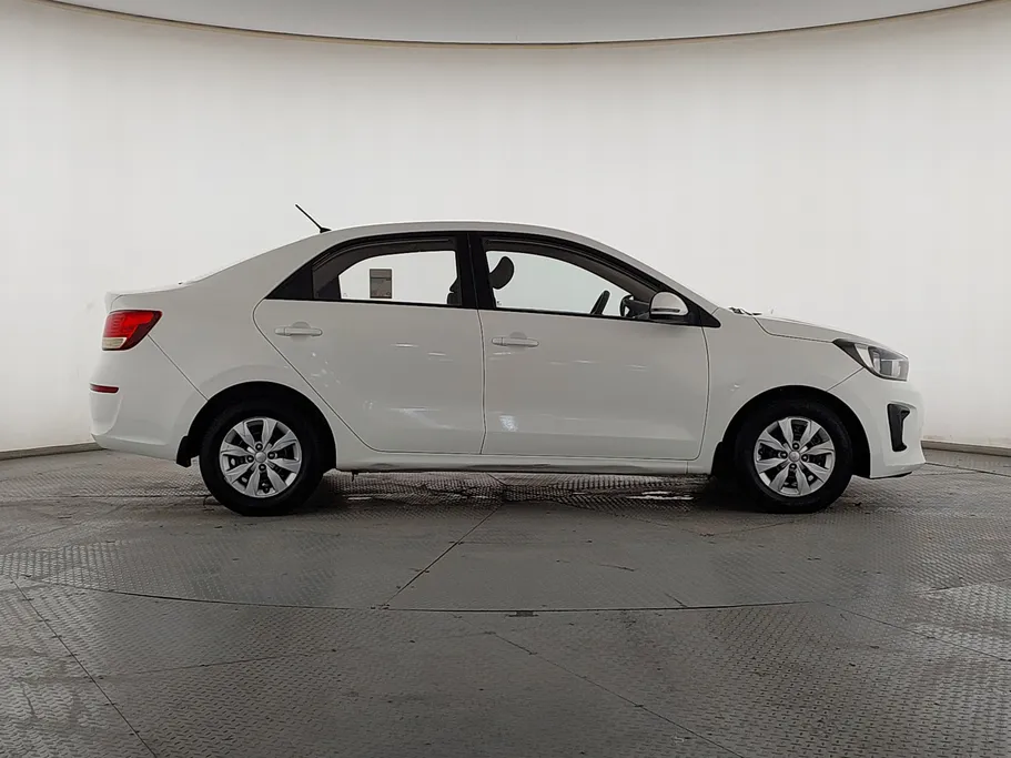 2022 Kia Pegas LX 
