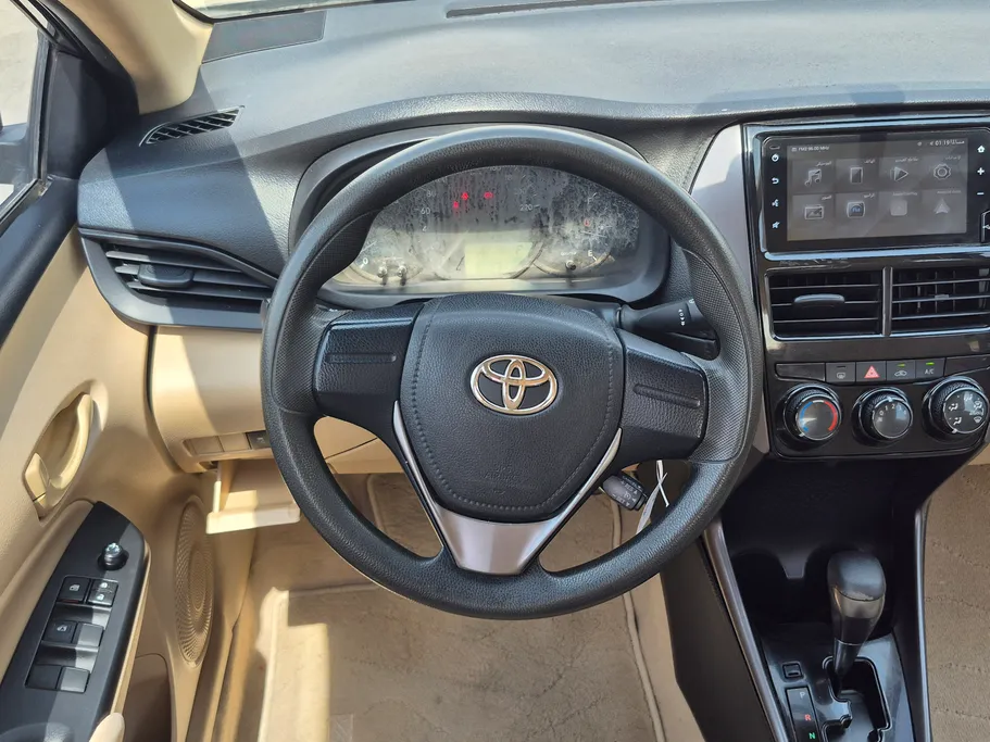 2022 Toyota Yaris  Y 