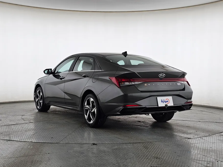 2022 Hyundai Elantra Smart Plus 