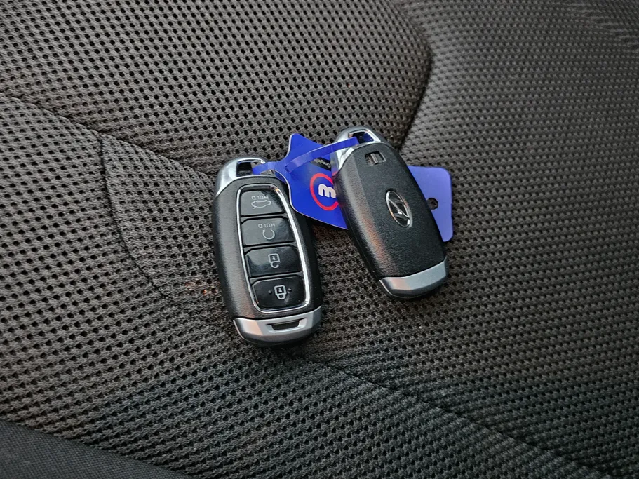 2022 Hyundai Elantra Smart Plus 