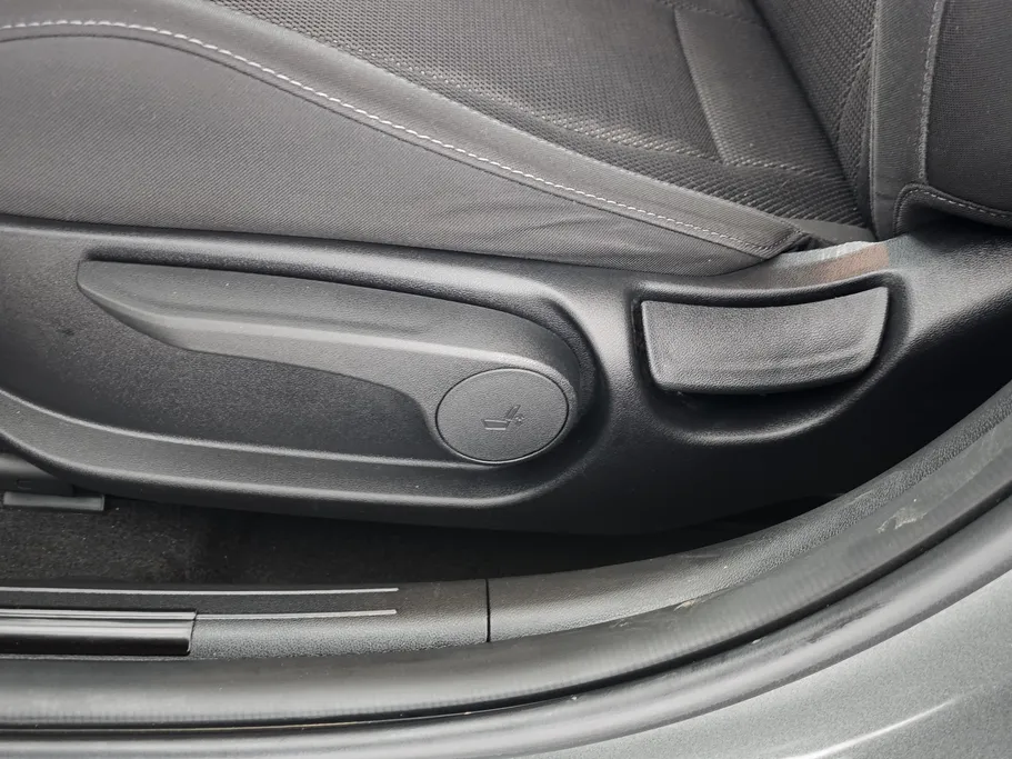 2022 Hyundai Elantra Smart Plus 