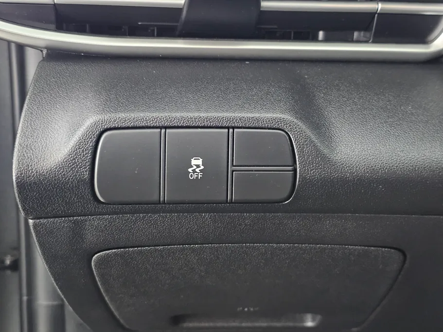 2022 Hyundai Elantra Smart Plus 