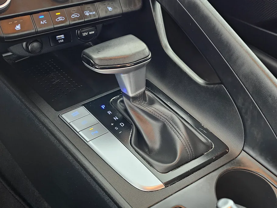 2022 Hyundai Elantra Smart Plus 