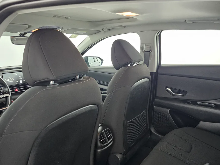 2022 Hyundai Elantra Smart Plus 