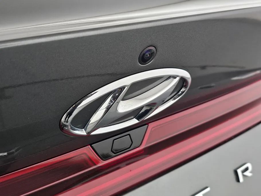2022 Hyundai Elantra Smart Plus 