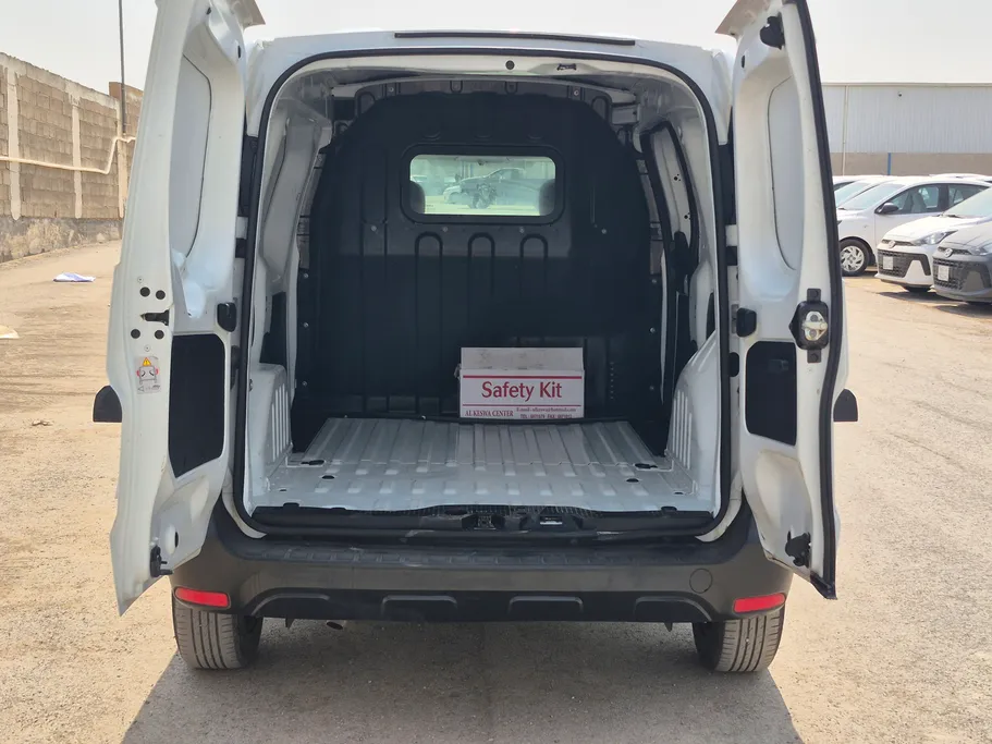 2021 Renault Docker Van بضاعة 