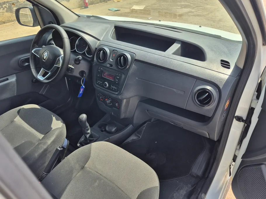 2021 Renault Docker Van بضاعة 