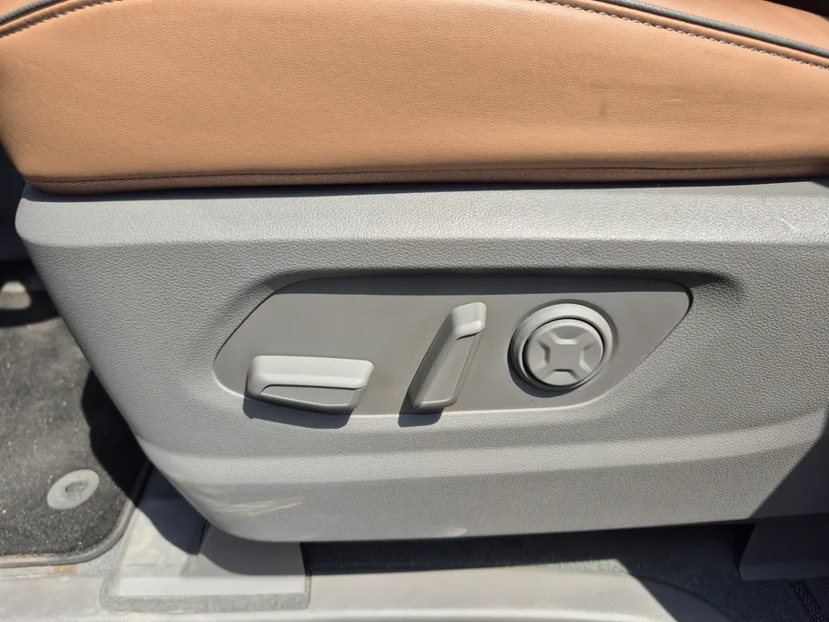 2025 Hyundai Staria Luxury 7 ST 