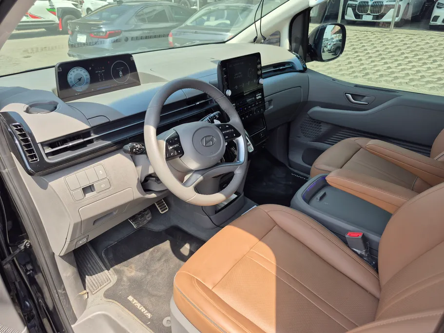 2025 Hyundai Staria Luxury 7 ST 
