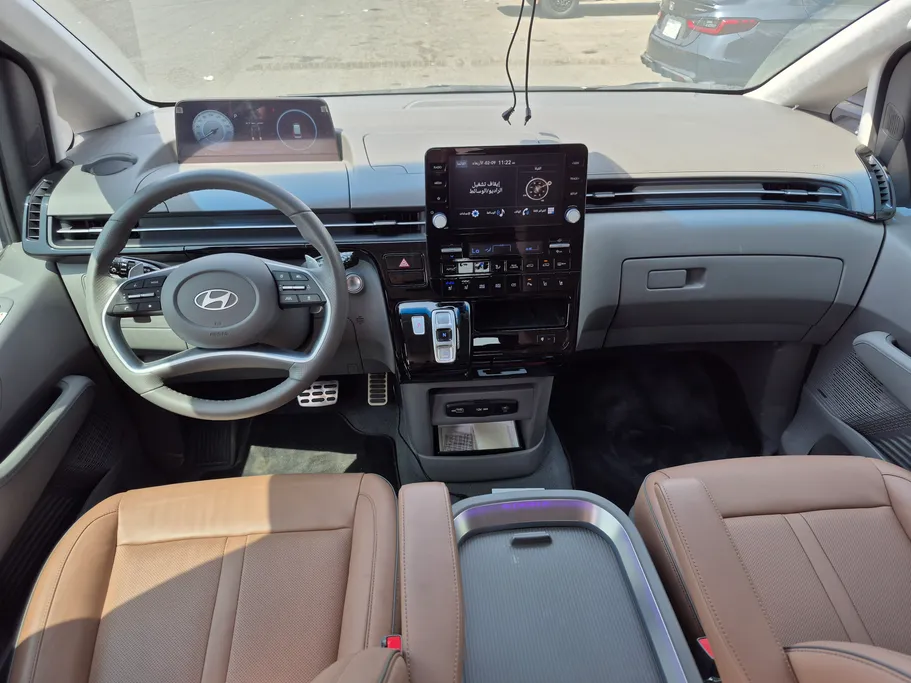 2025 Hyundai Staria Luxury 7 ST 