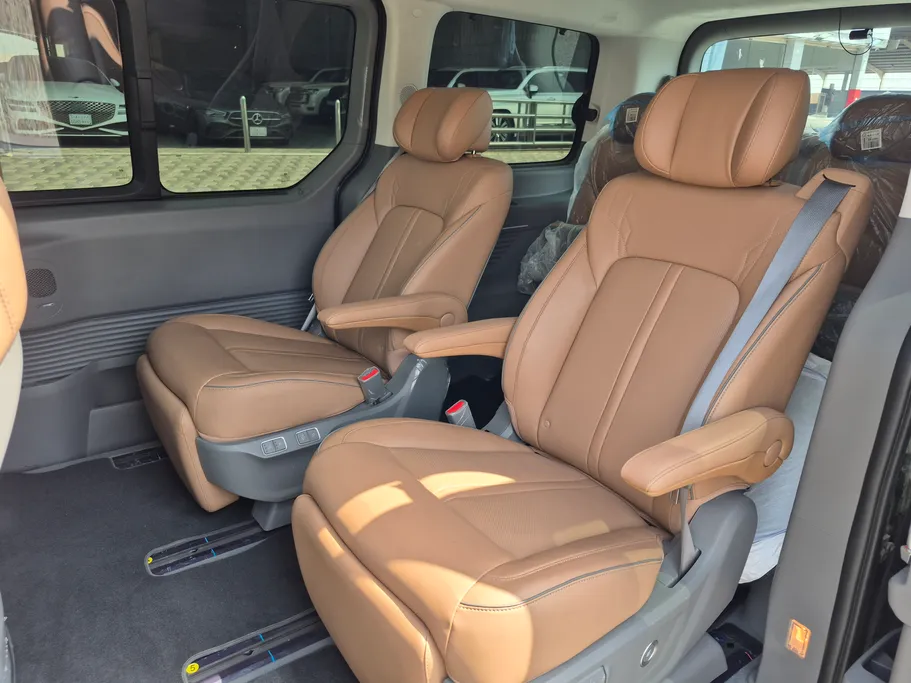 2025 Hyundai Staria Luxury 7 ST 